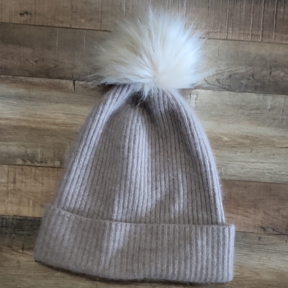 White + Warren Cashmere beanie